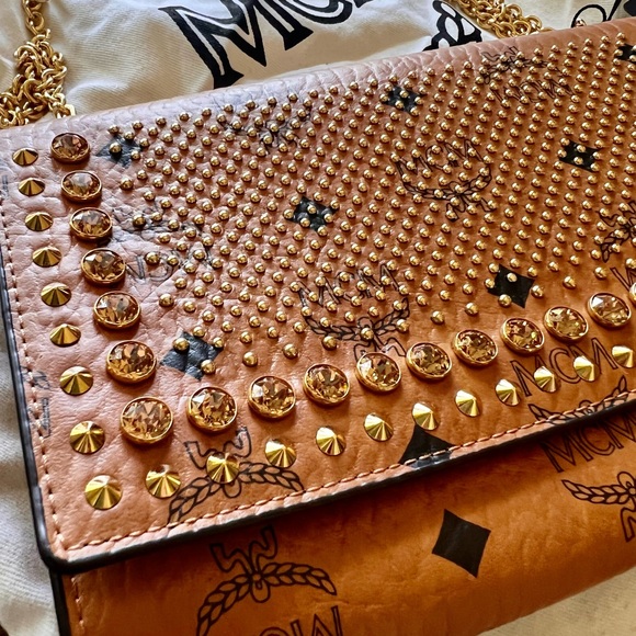 NWT * MCM Crossbody bag with Studded Crystal Visetos NEVER USED, authentic - Picture 3 of 6